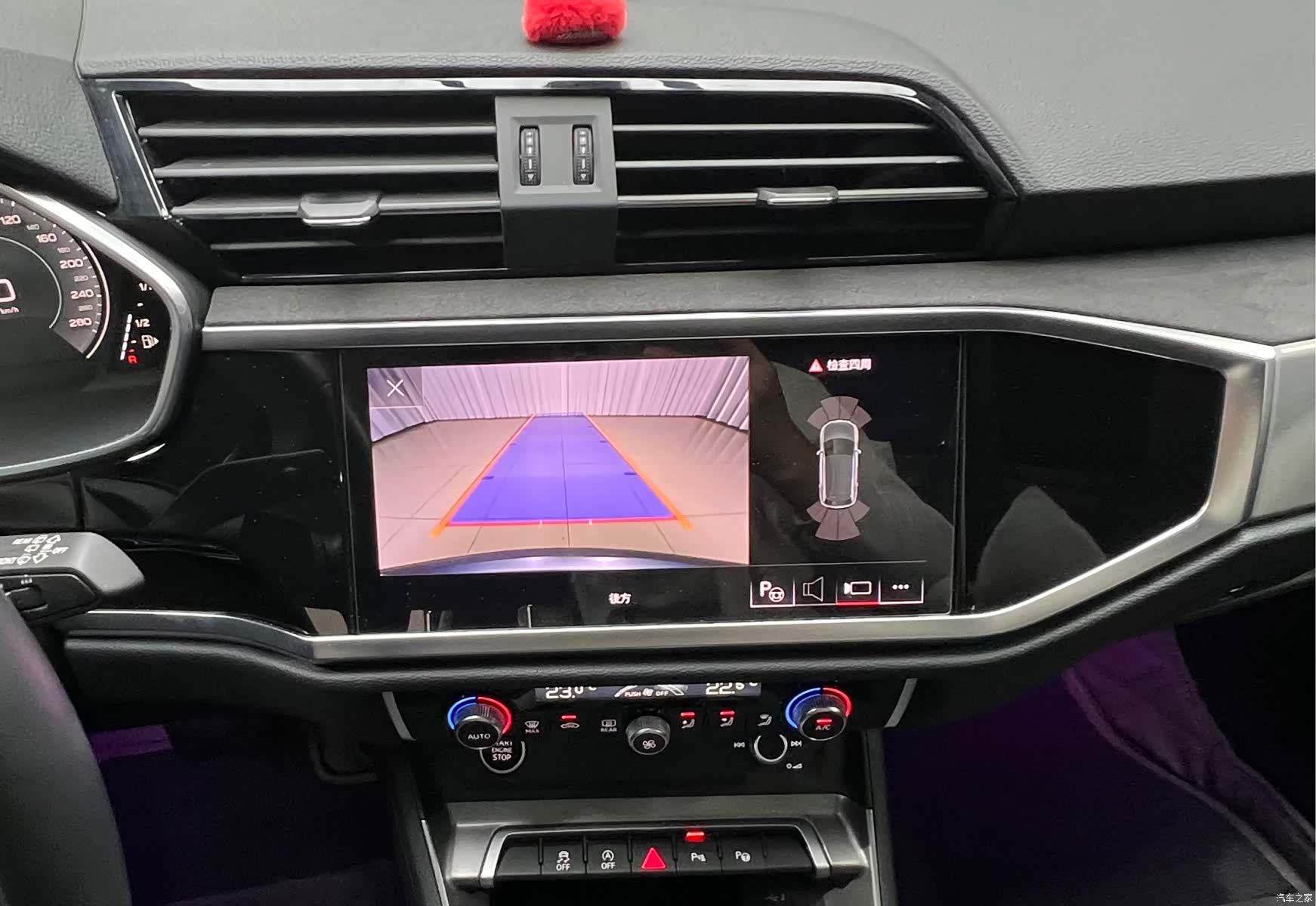Audi Q3, 2023 15