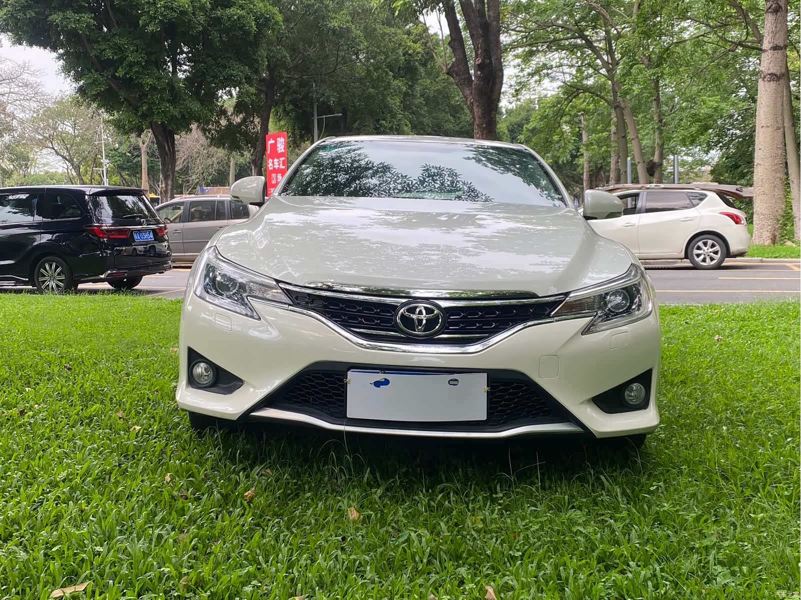 Toyota 2.5V, 2016 2