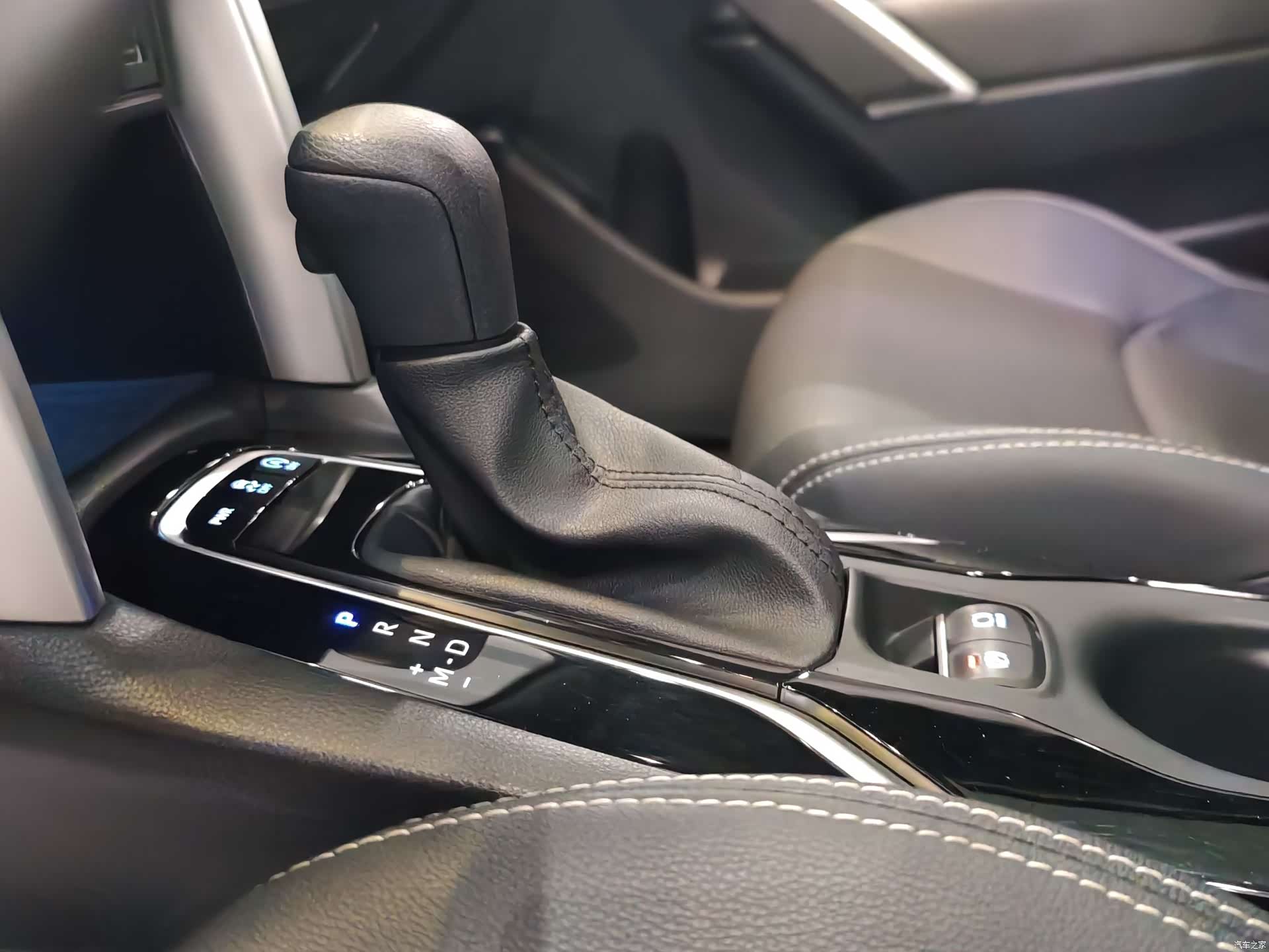 Toyota Frontlander, 2023 14