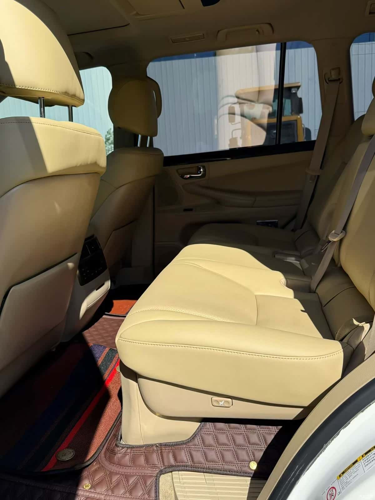 Lexus LX, 2010 6