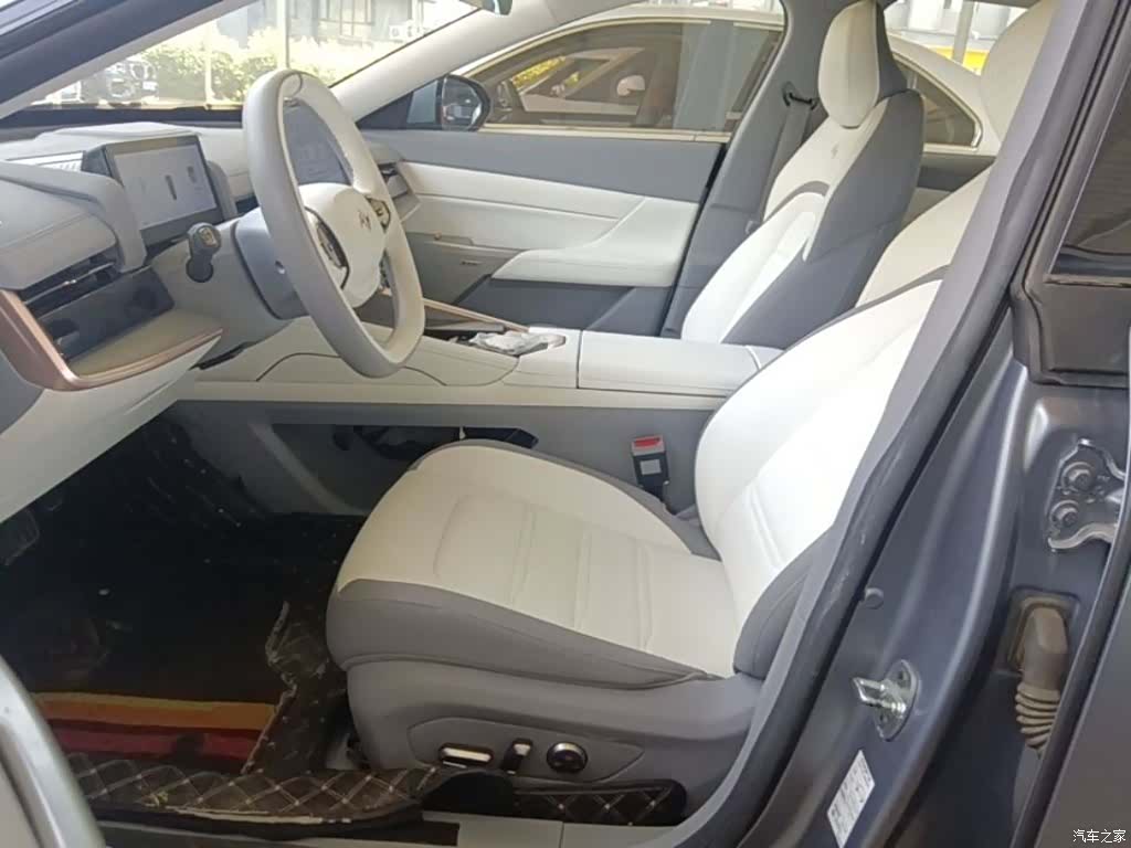 DongFeng eπ007, 2024 15