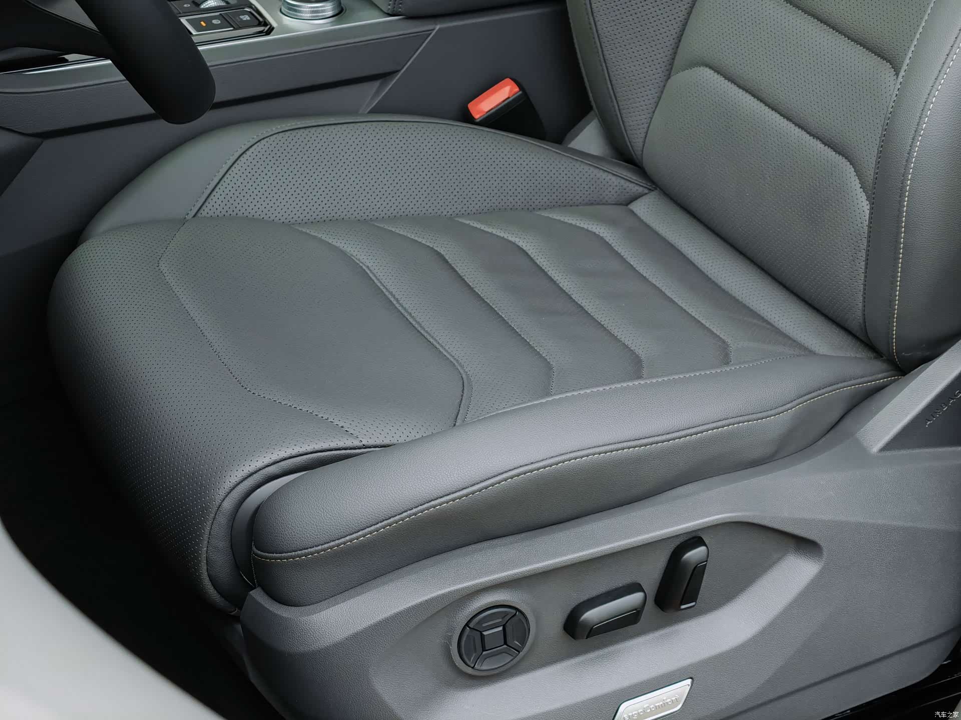 Volkswagen Touareg, 2023 14