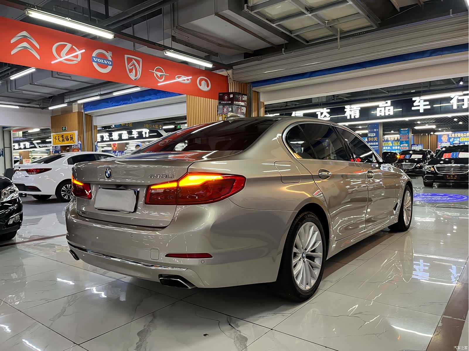 BMW 5 Series, 2018 все фото