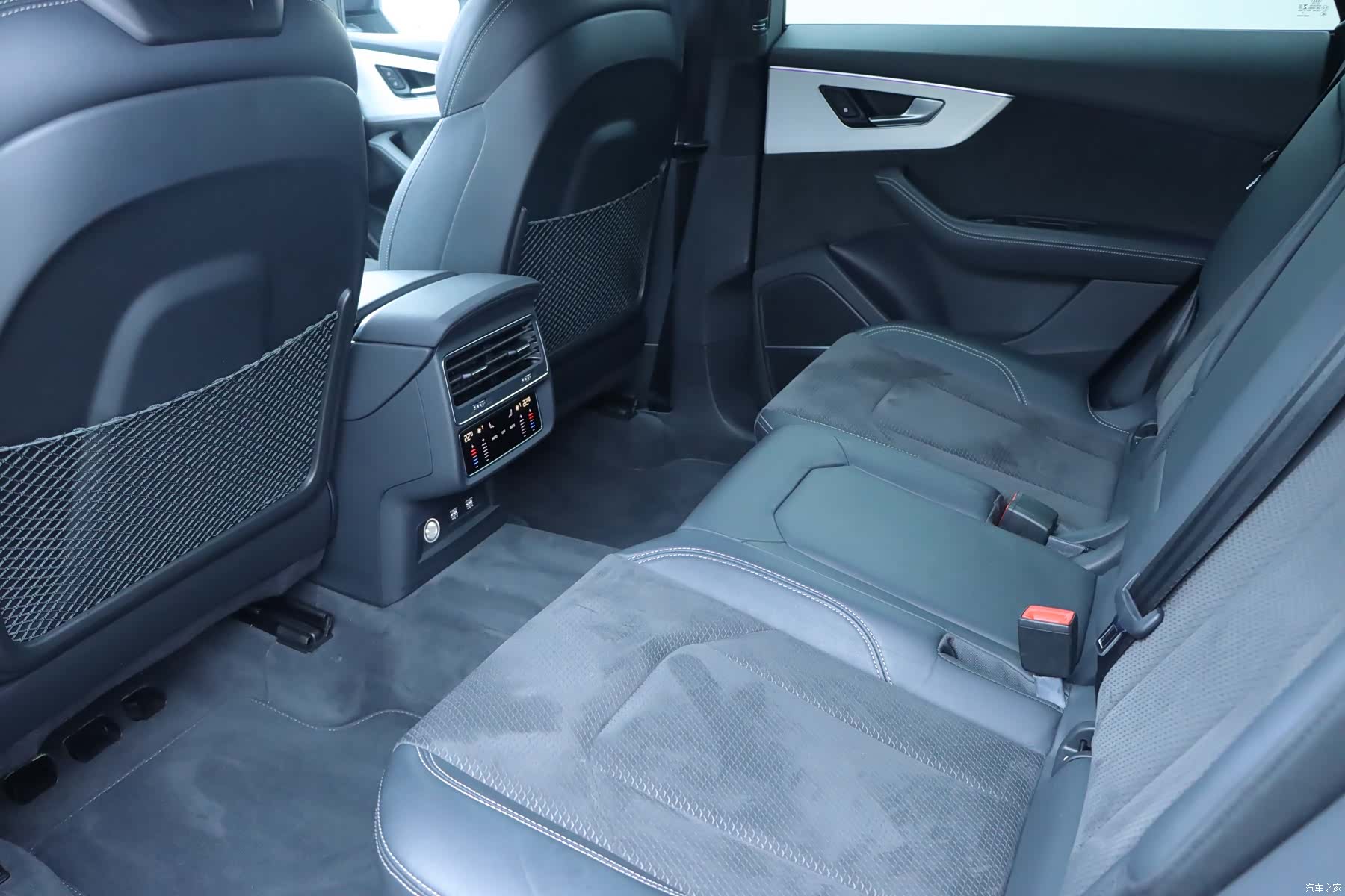Audi Q8, 2020 13