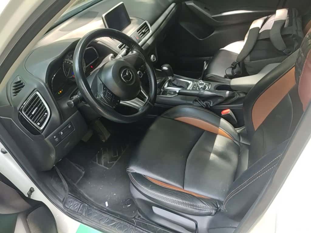 Mazda Mazda3, 2016 15