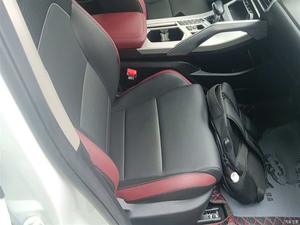 Geely Coolray, 2022 18