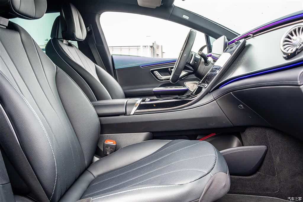 Mercedes-Benz EQE, 2025 15