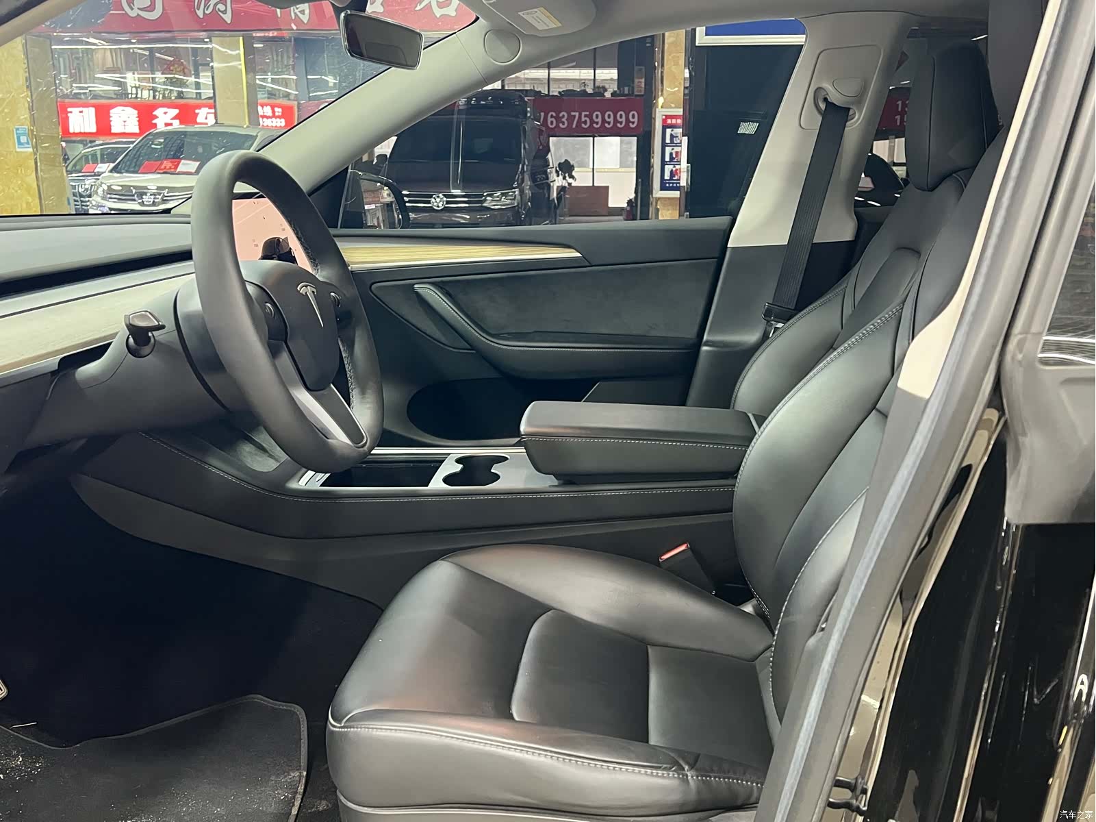 Tesla Model Y, 2022 4