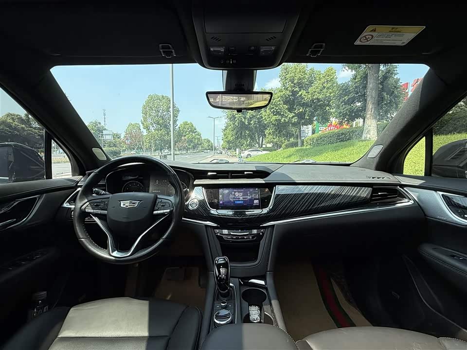 Cadillac XT6