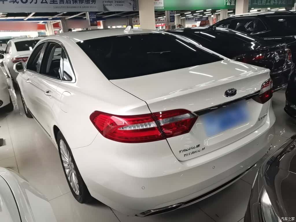 Ford Taurus, 2018 все фото
