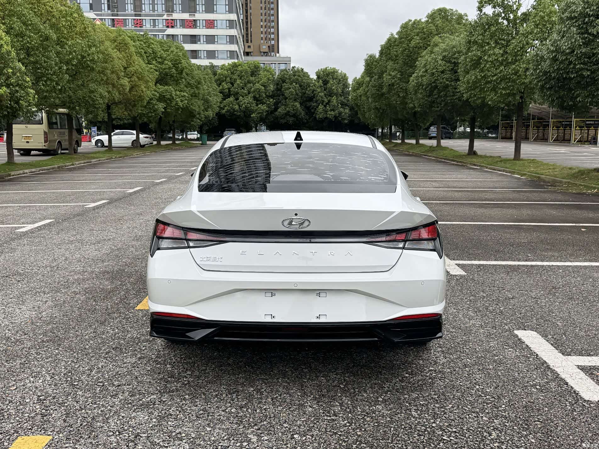 Hyundai Elantra, 2022 все фото