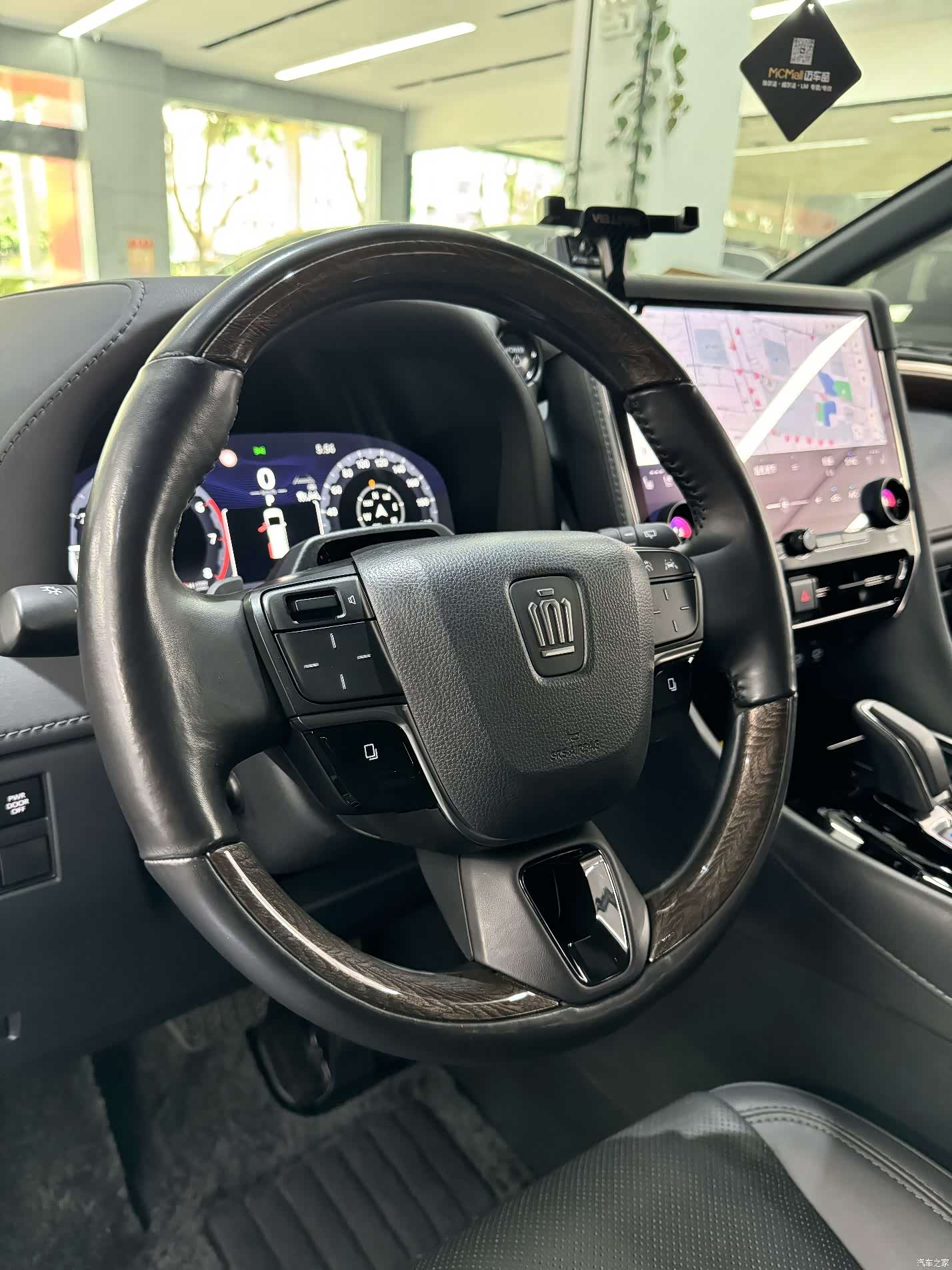Toyota Vellfire, 2025 11