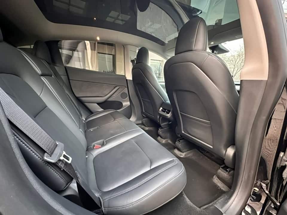 Tesla Model Y Tesla Model Y