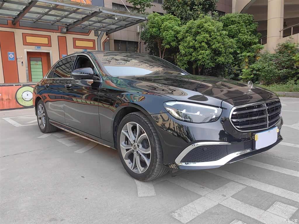 Mercedes-Benz E-Class, 2022 3