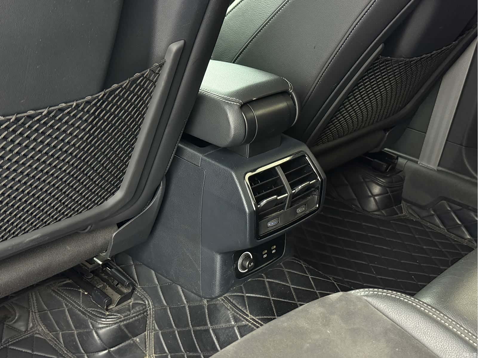 Audi Q3, 2023 13
