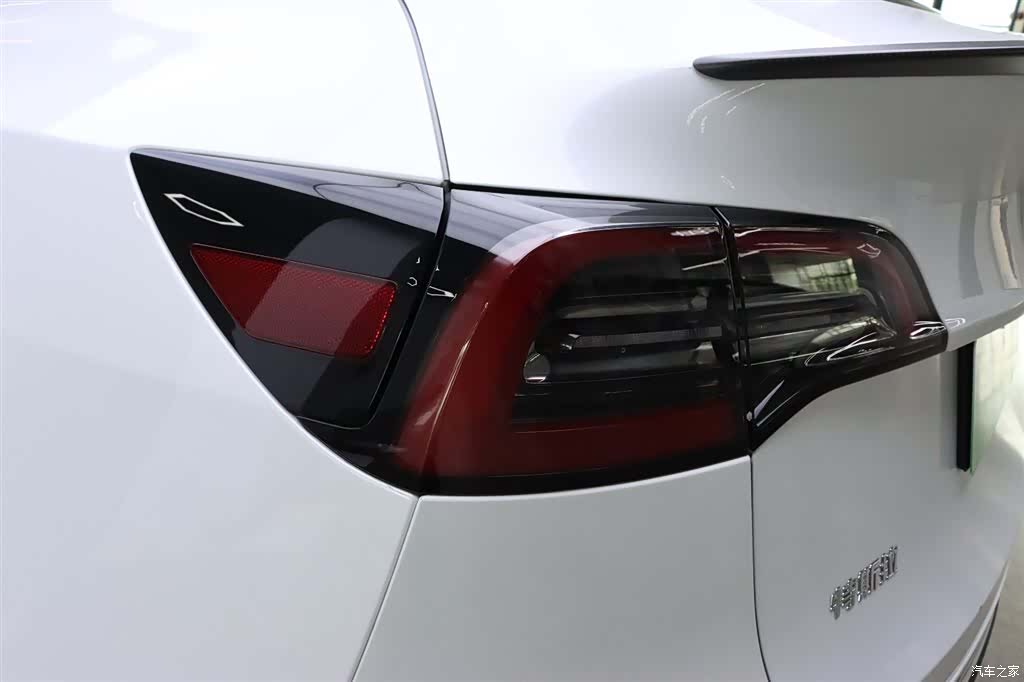 Tesla Model Y, 2022 26