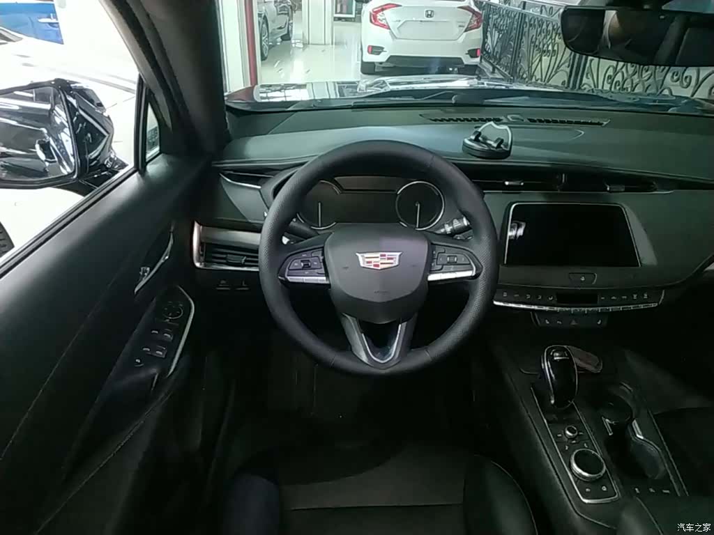 Cadillac XT4, 2020 7