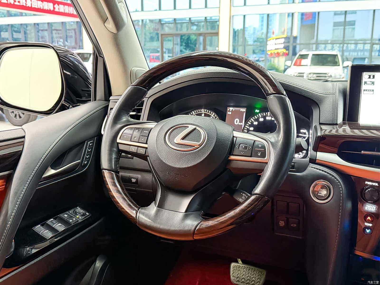 Lexus LX, 2019 12
