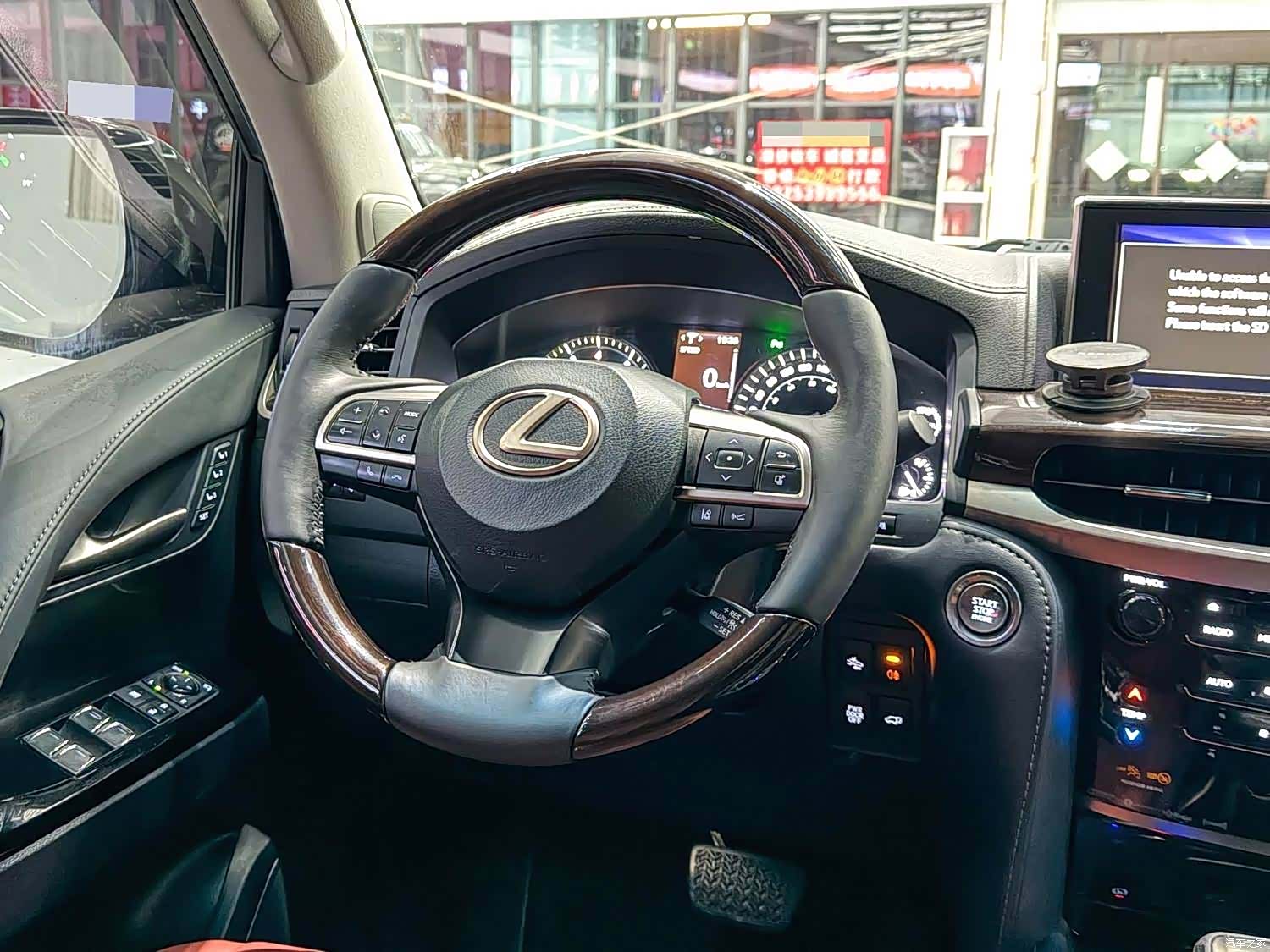 Lexus LX, 2020 8