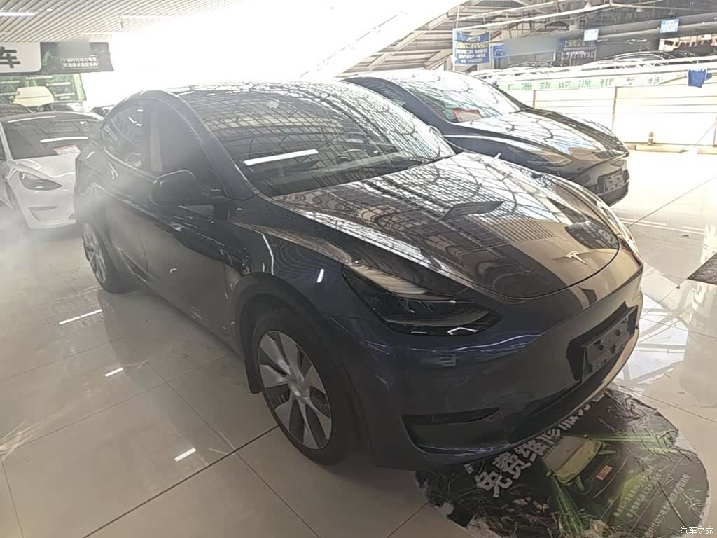 Tesla Model Y, 2022 4