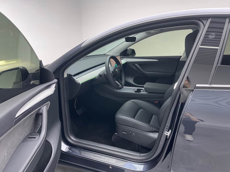 Tesla Model Y Tesla Model Y
