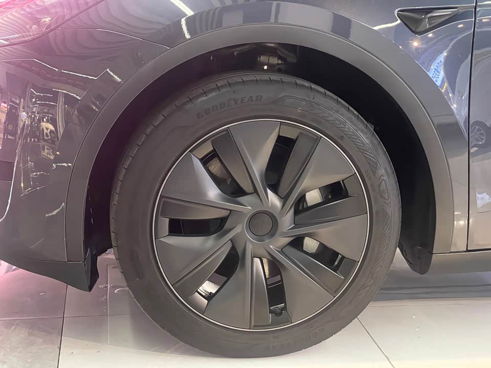 Tesla Model Y Tesla Model Y