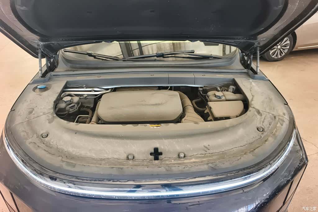 Li Auto L6, 2025 10