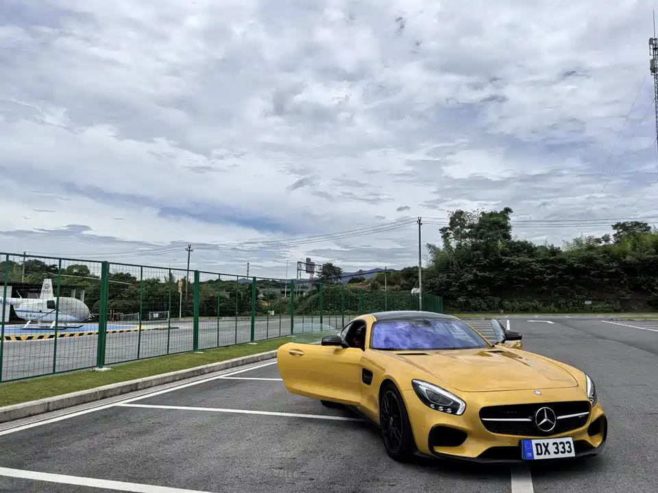 Mercedes-Benz AMG GT Mercedes-Benz AMG GT