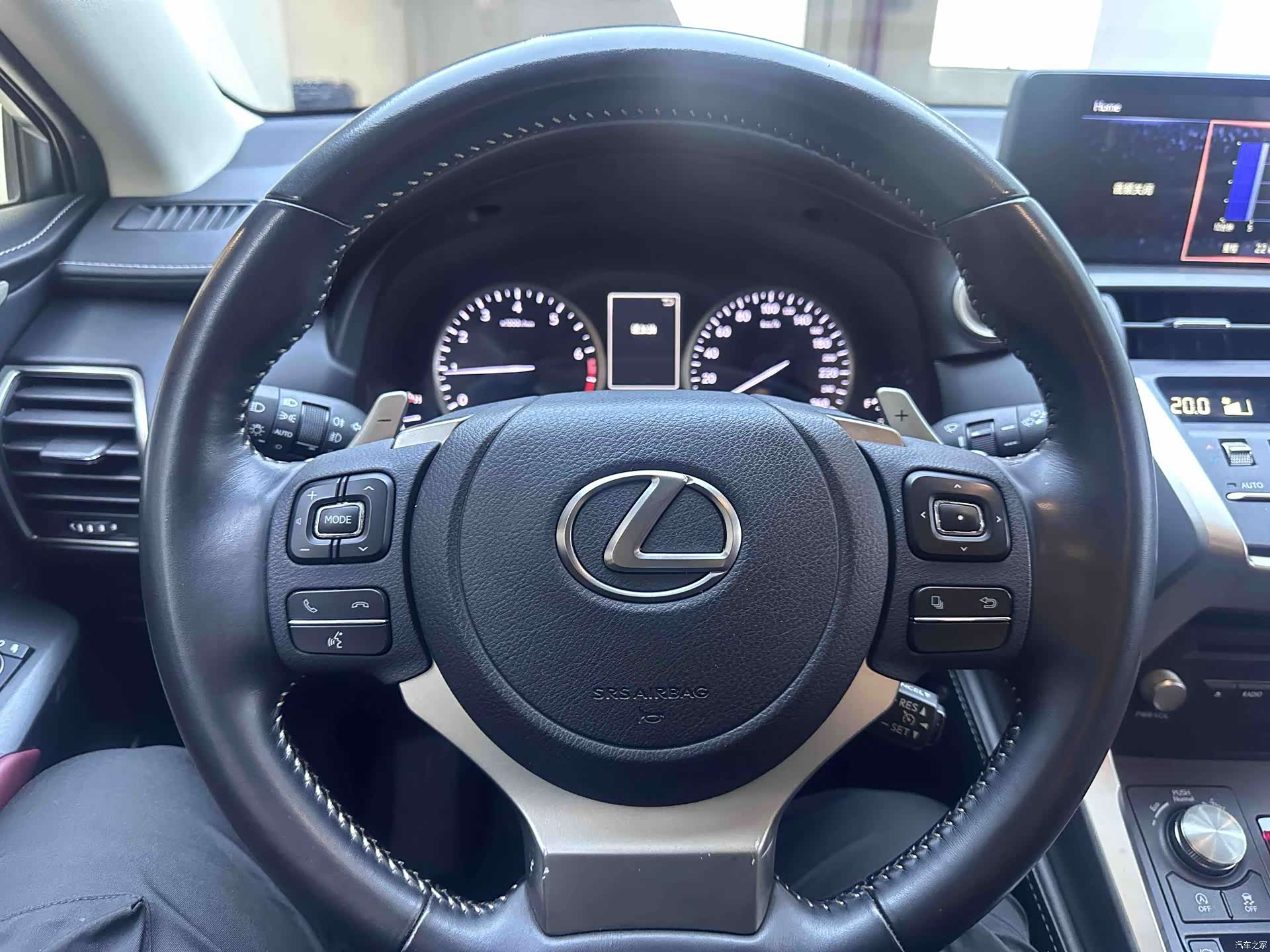 Lexus NX, 2020 13