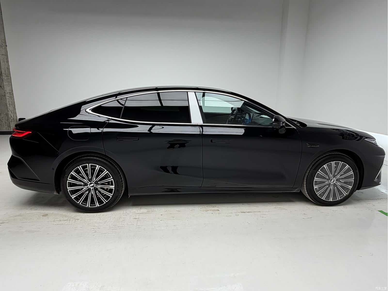 Geely 8, 2025 7