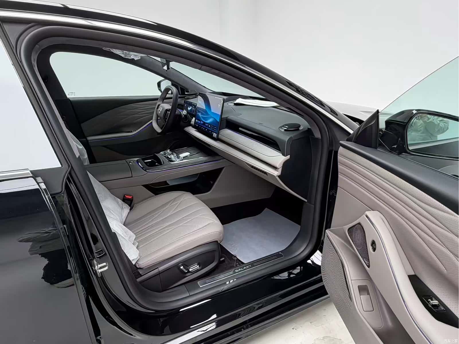 Geely 8, 2025 12