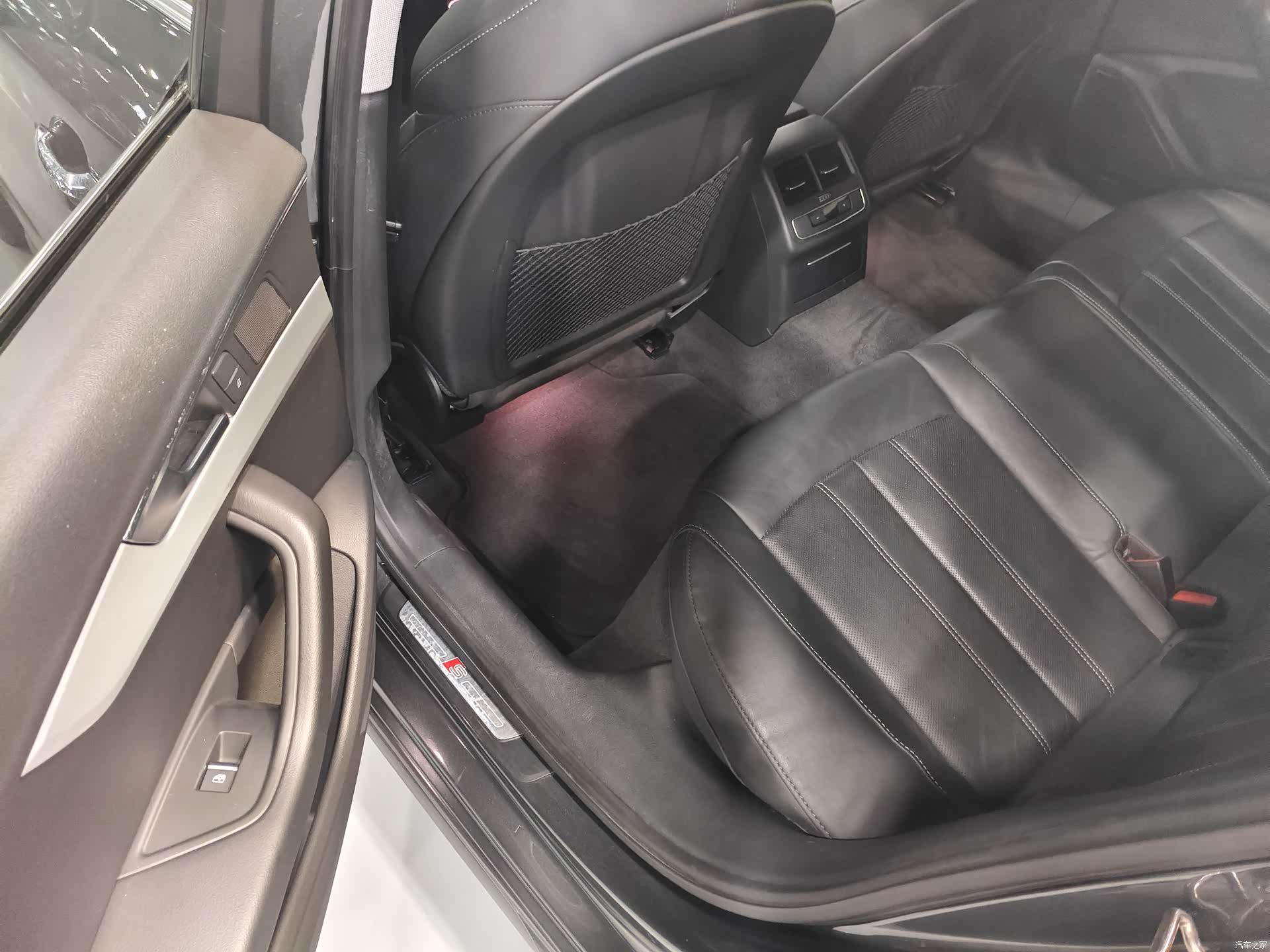 Audi A4L, 2021 8