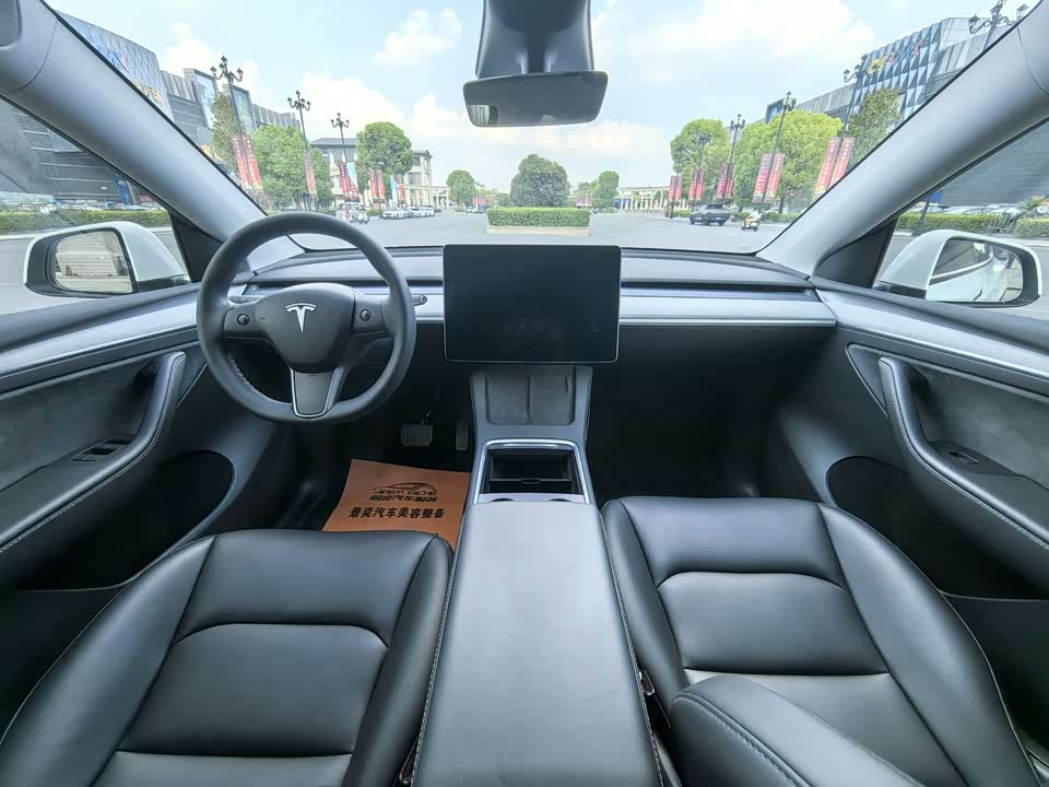 Tesla Model Y Tesla Model Y