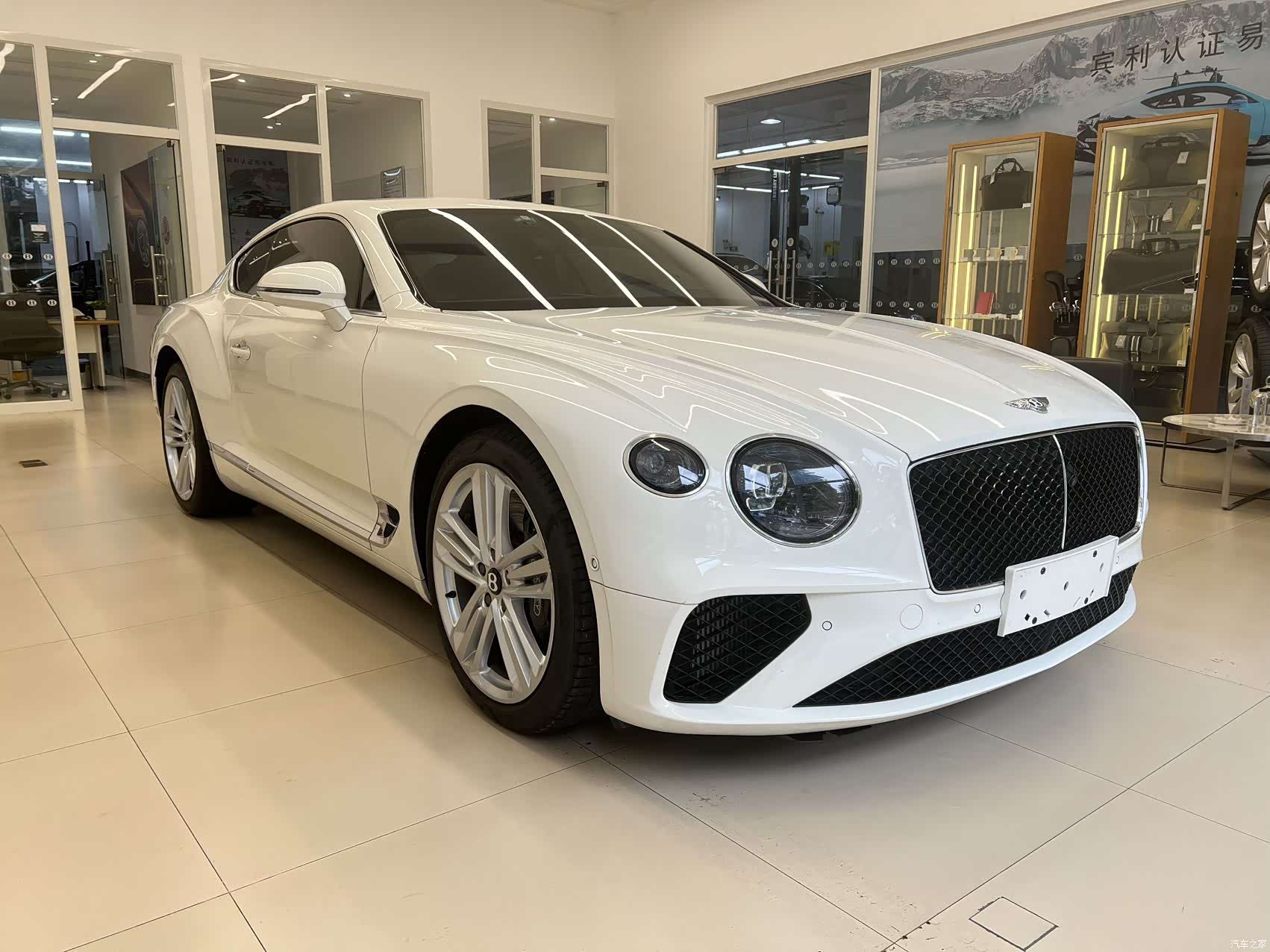 Bentley Continental GT, 2024 3