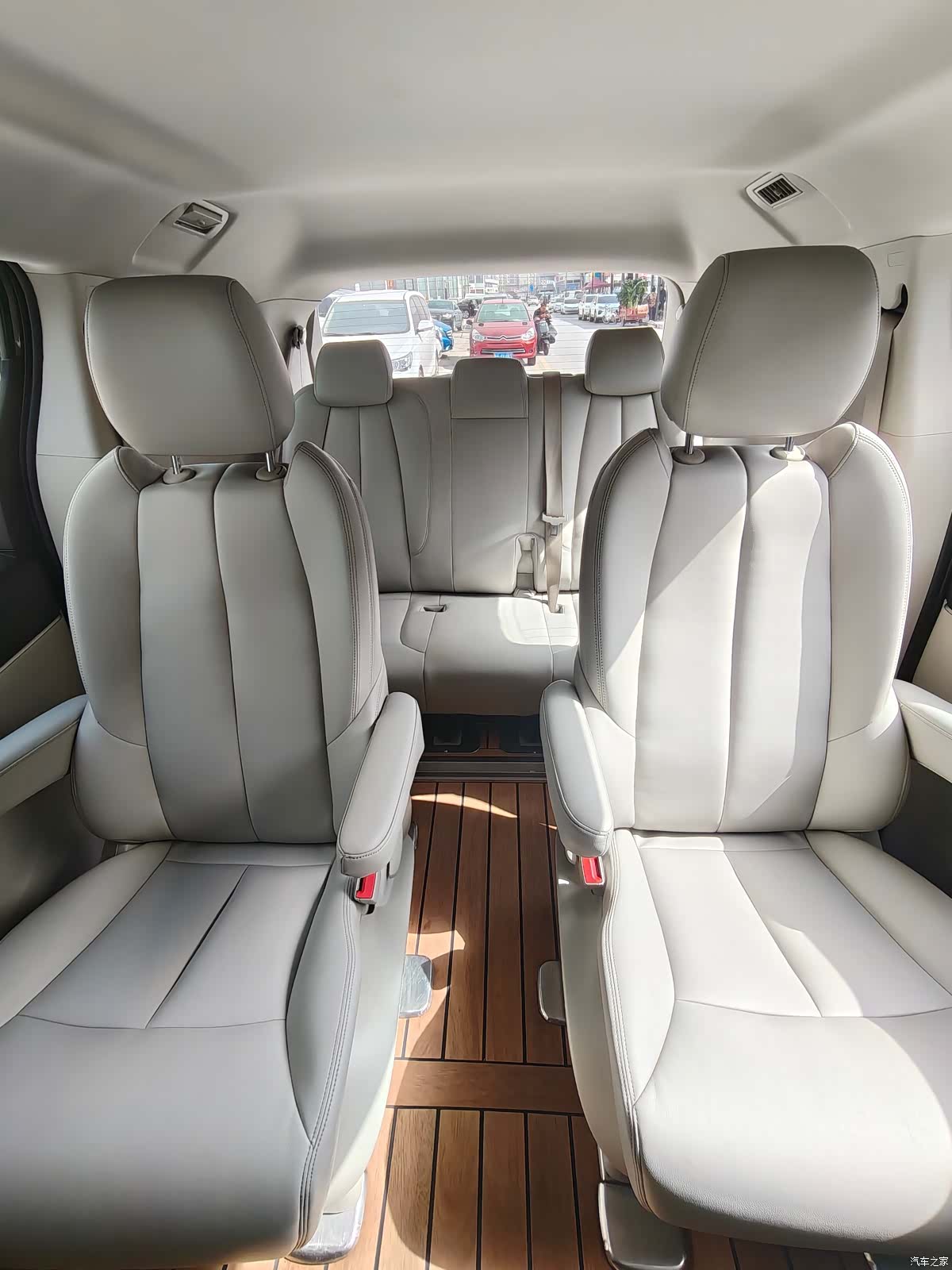 Buick GL8, 2022 10