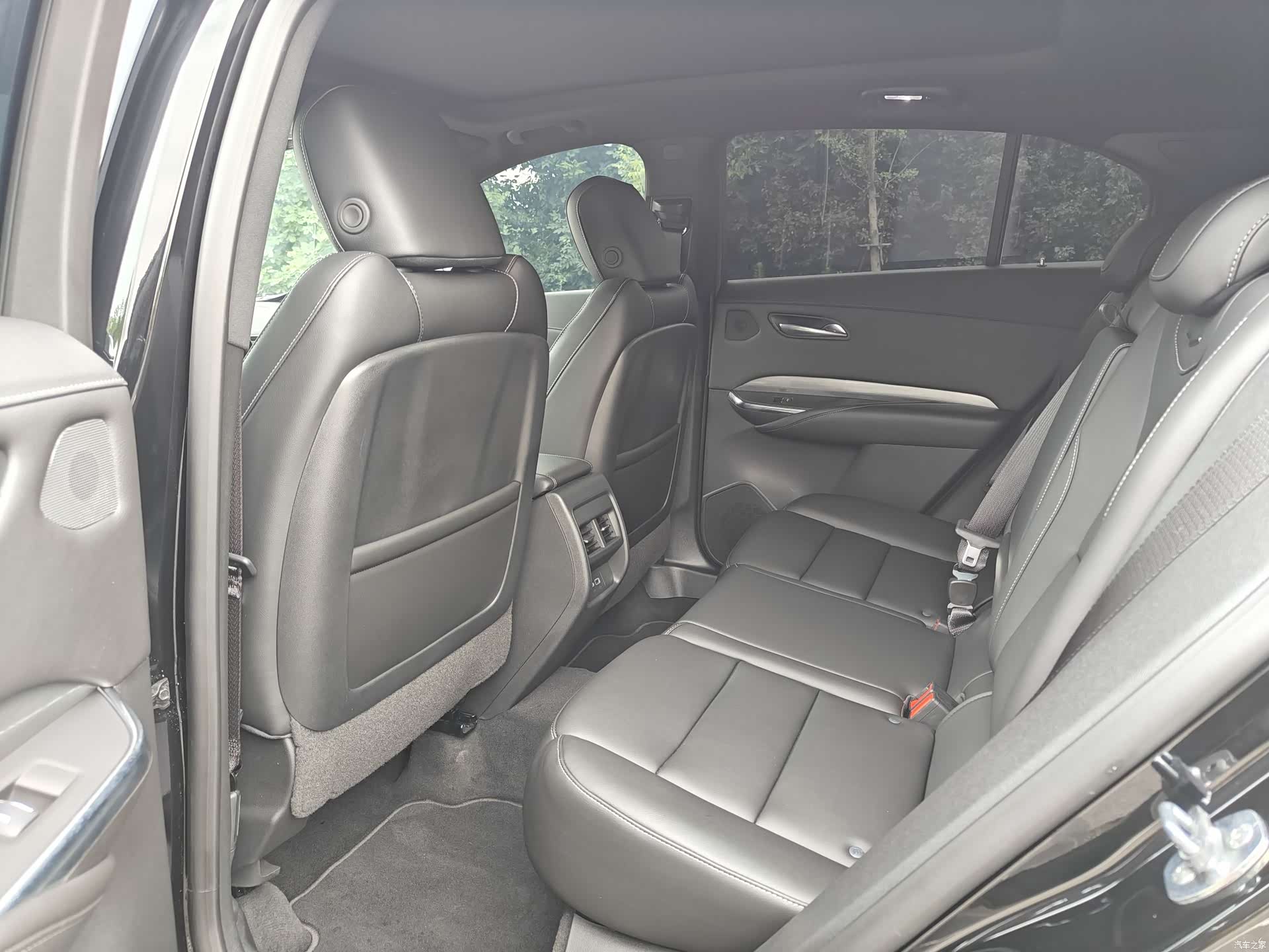Cadillac XT4, 2025 8
