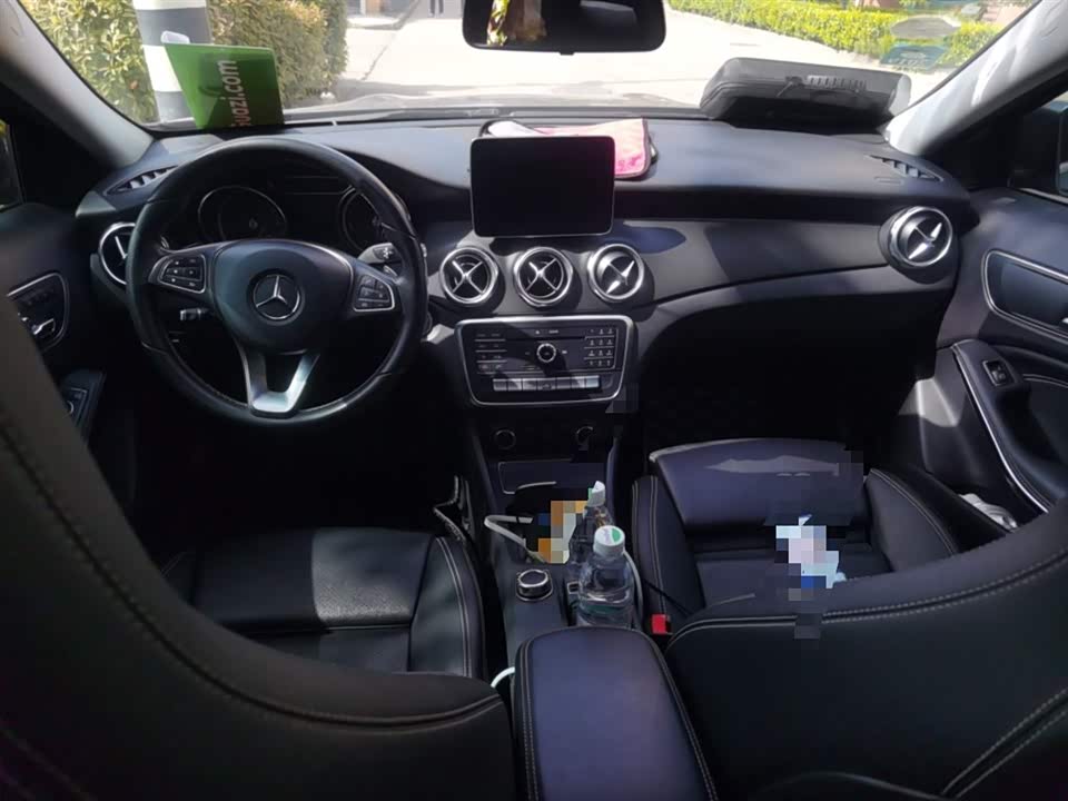 Mercedes-Benz GLA Mercedes-Benz GLA