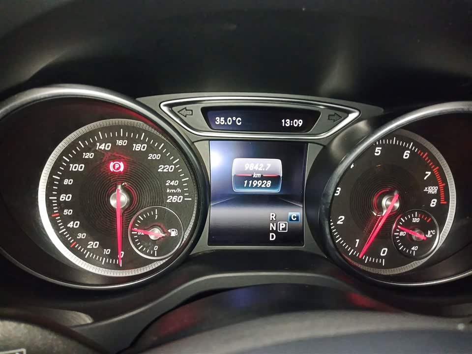 Mercedes-Benz GLA Mercedes-Benz GLA