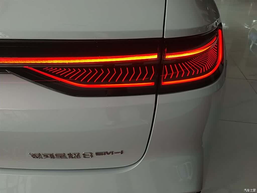 Geely 8, 2025 8
