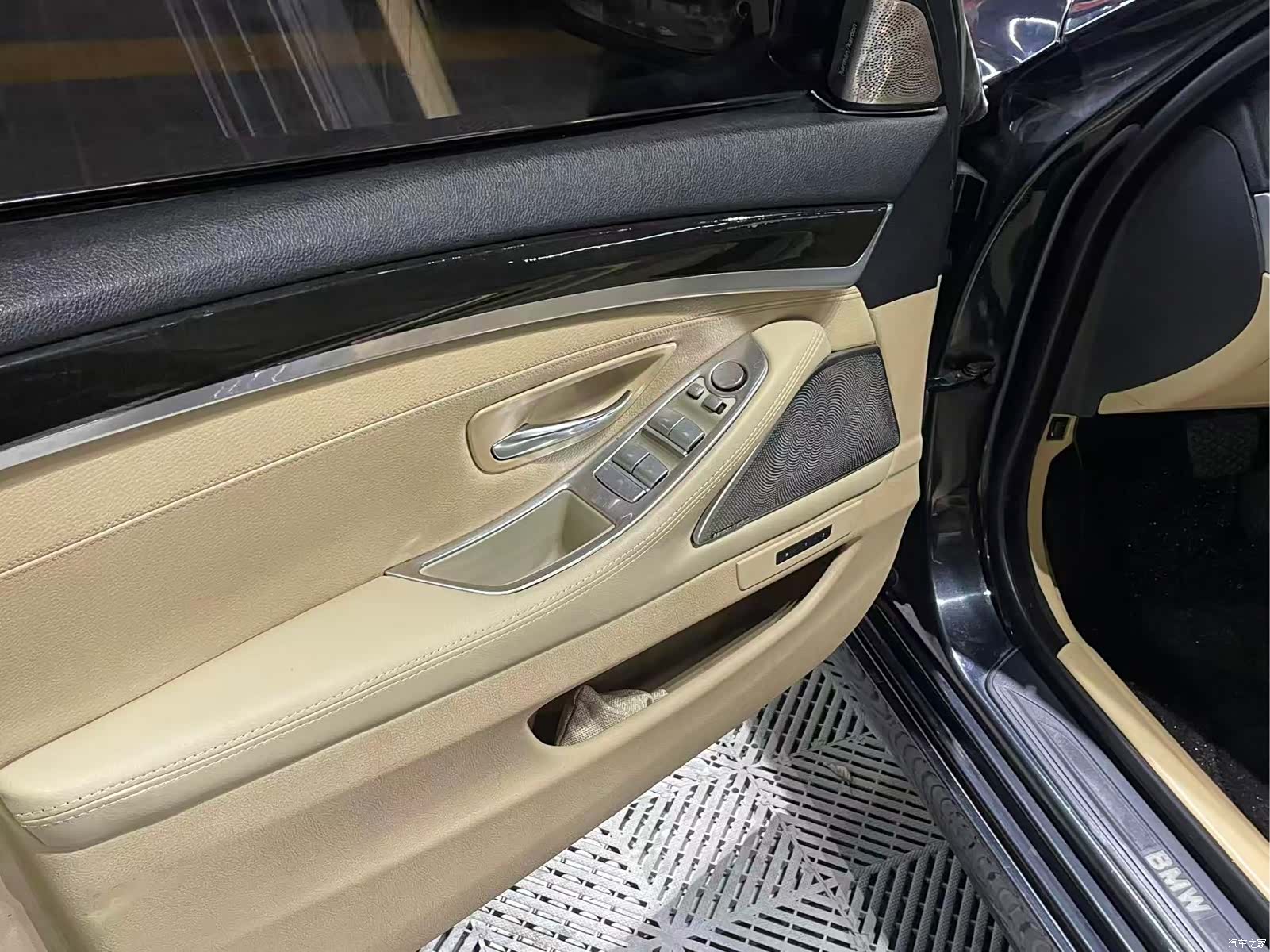 BMW 5 Series, 2011 8