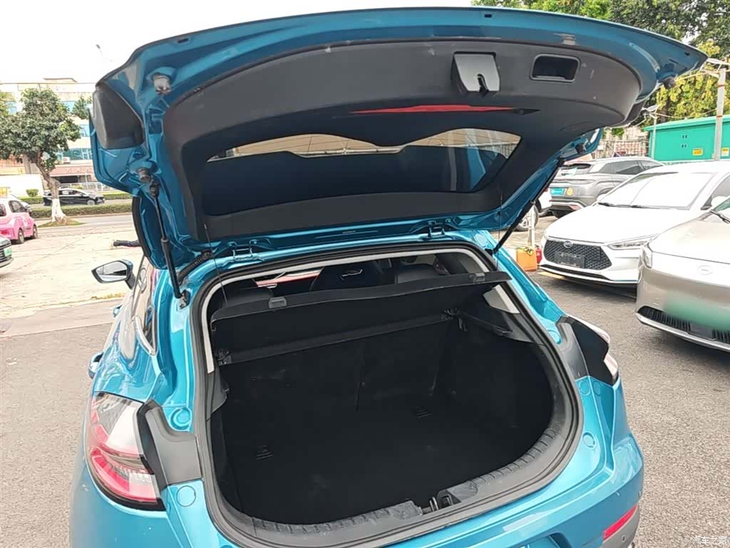 Geely Emgrand, 2021 19