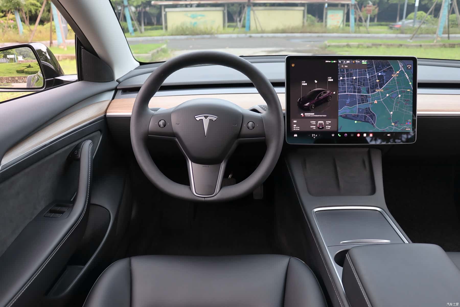 Tesla Model 3, 2023 13
