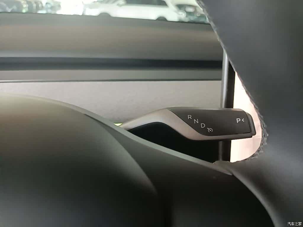 Tesla Model Y, 2025 10