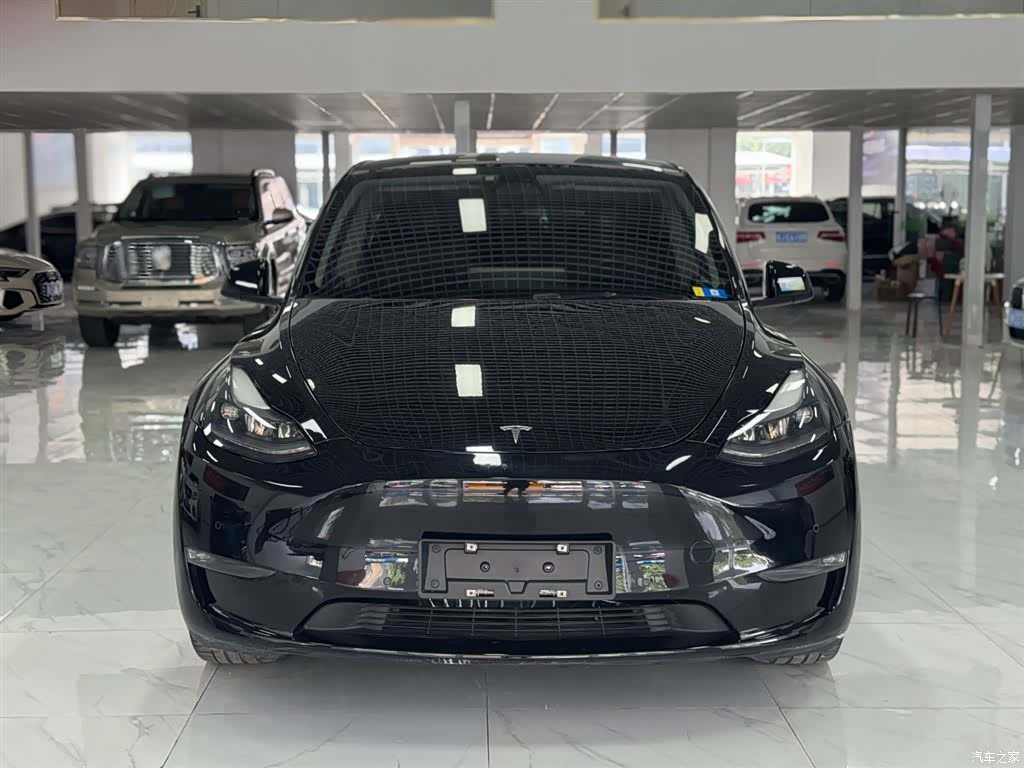 Tesla Model Y, 2022 2