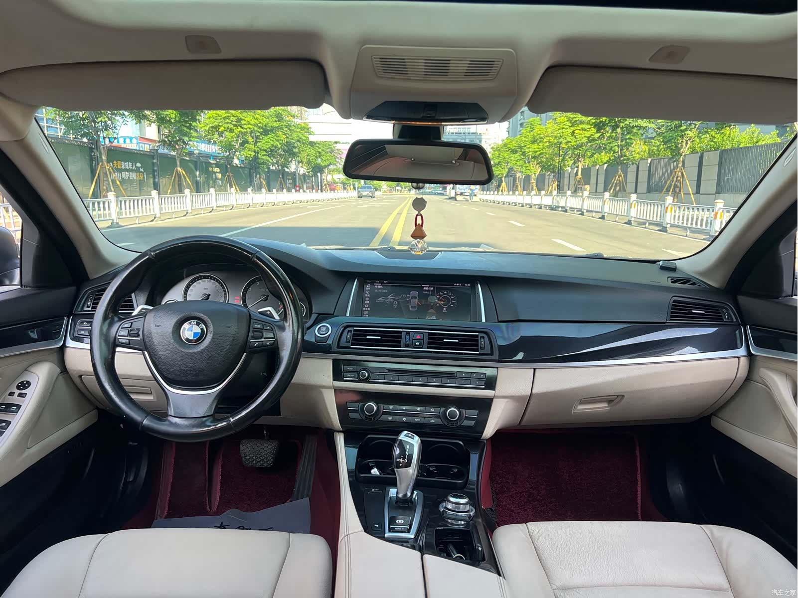 BMW 5 Series, 2011 13