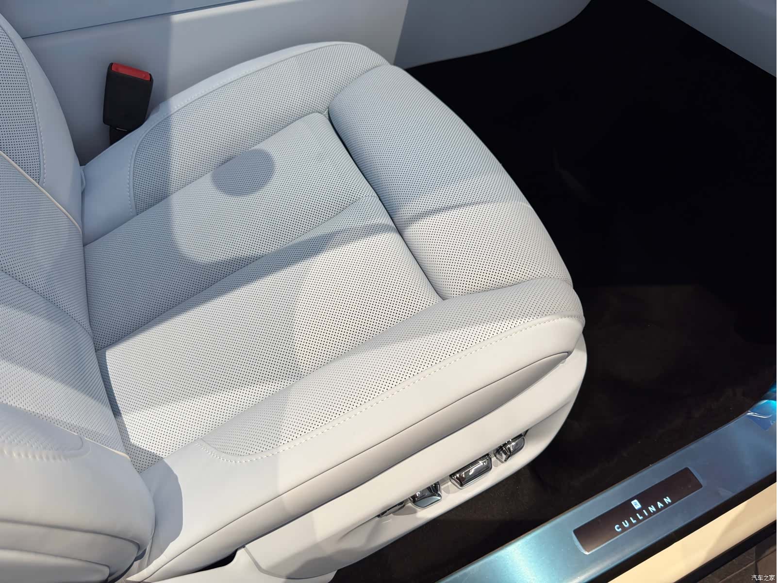 Rolls-Royce Cullinan, 2026 все фото
