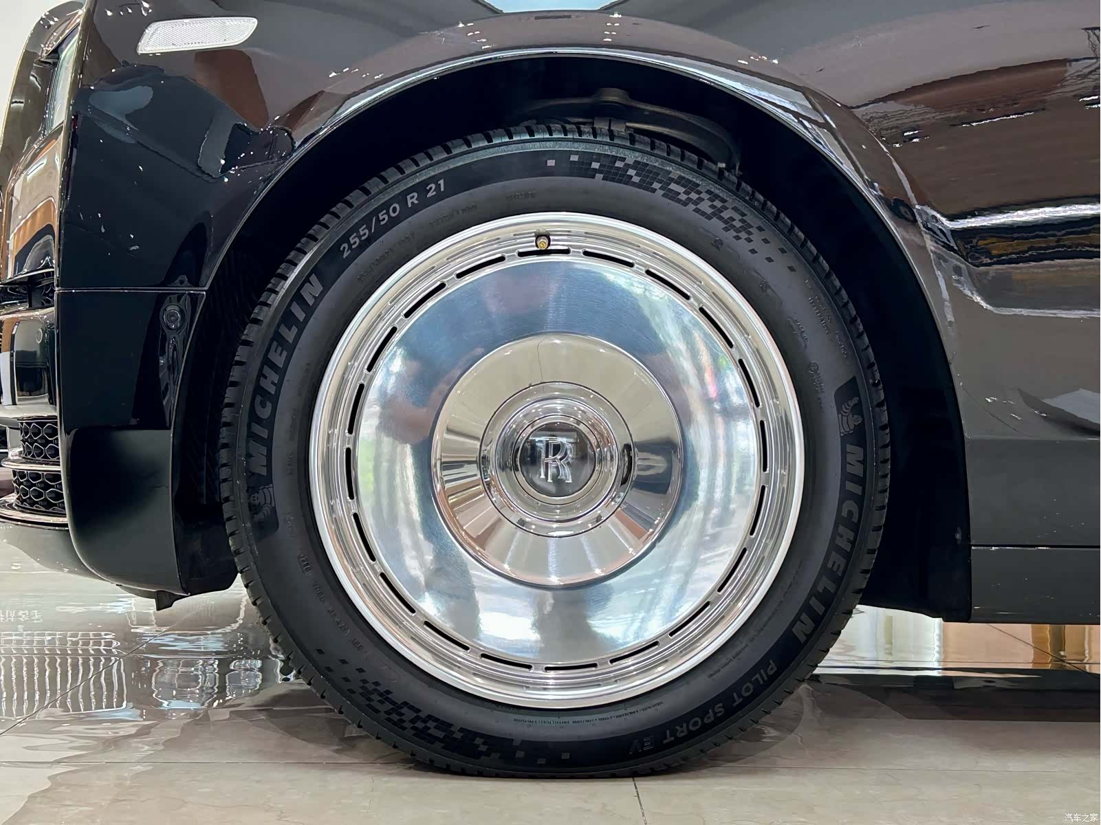 Rolls-Royce Phantom, 2019 3
