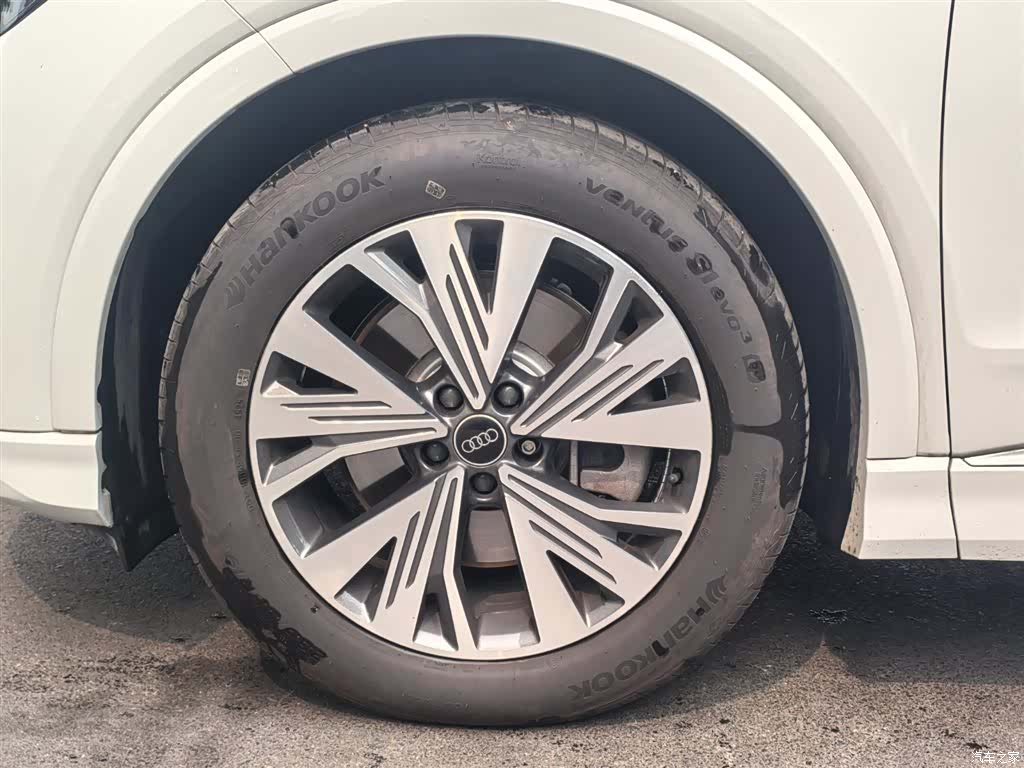 Audi Q4 e-tron, 2025 20