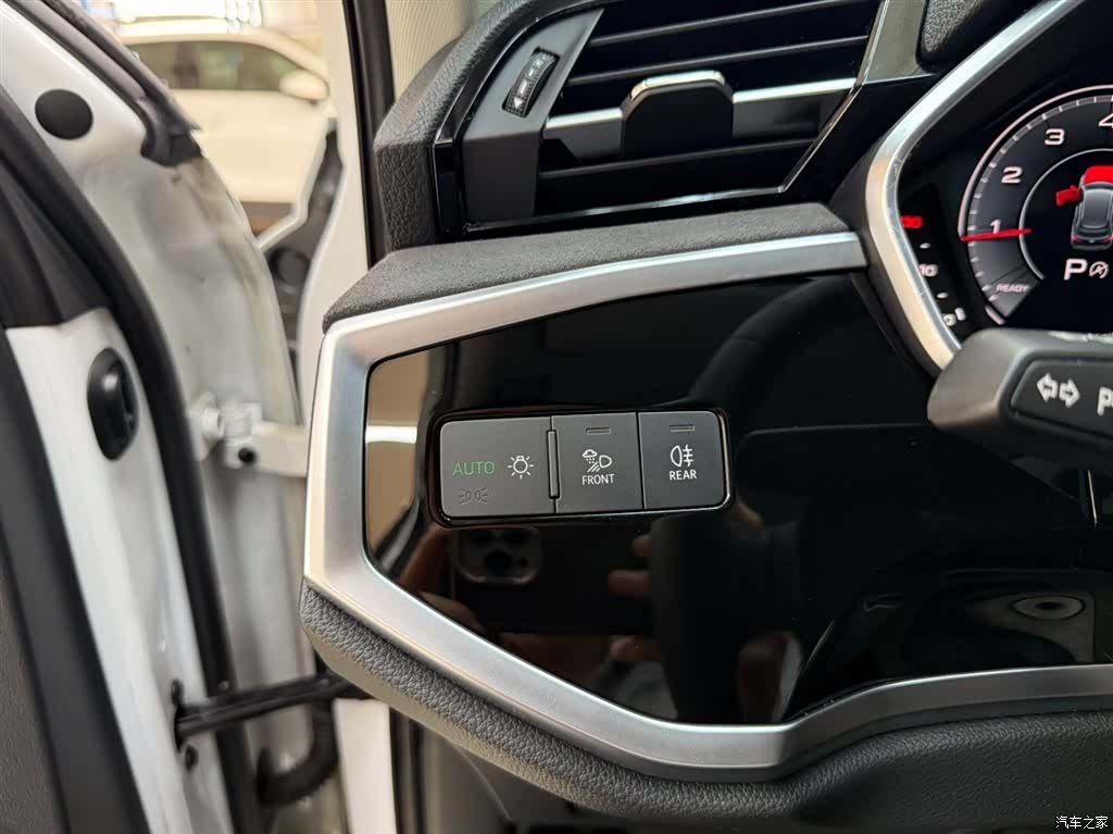 Audi Q3, 2023 9