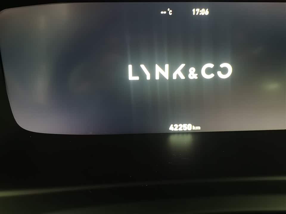 Lynk & Co 06 EM-P
